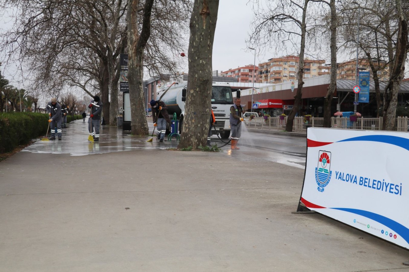 YIKAMA VE İLAÇLAMA ÇALIŞMALARI ARALIKSIZ SÜRDÜRÜLÜYOR