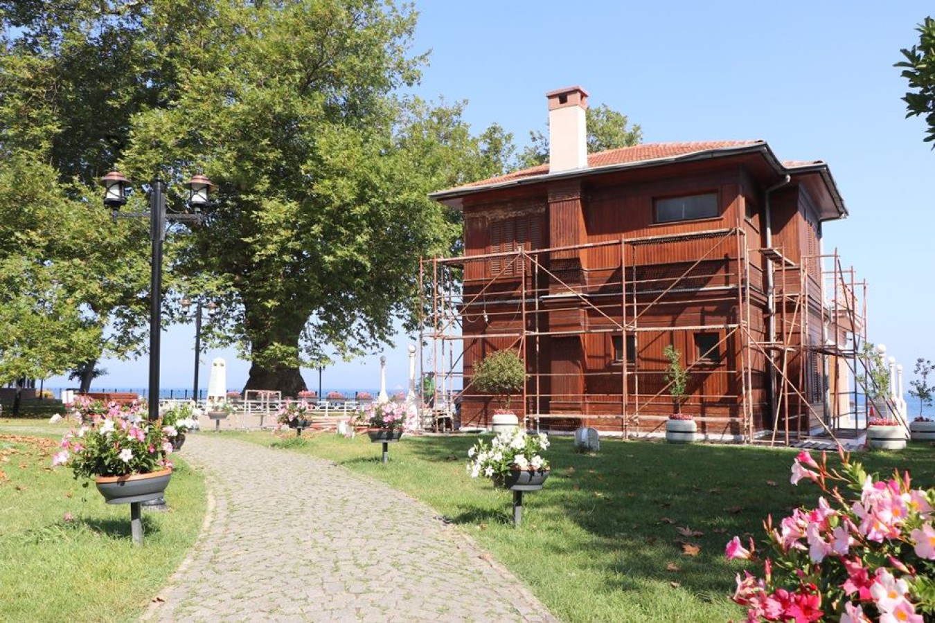 YÜRÜYEN KÖŞK 1 GÜN KAPALI OLACAK