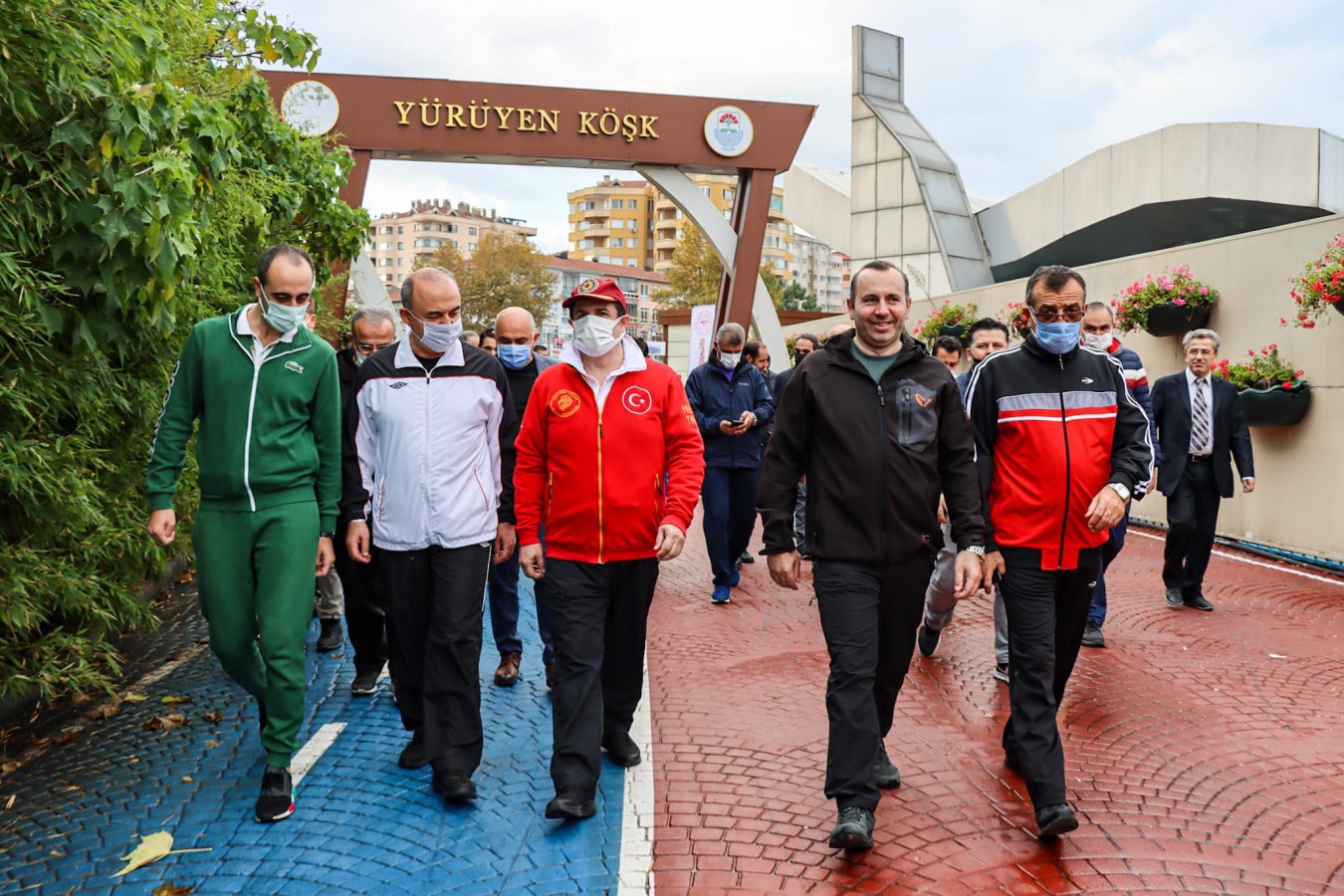 YÜRÜYEN KÖŞK YÜRÜYEN YALOVA YÜRÜŞÜ GERÇEKLEŞTİ