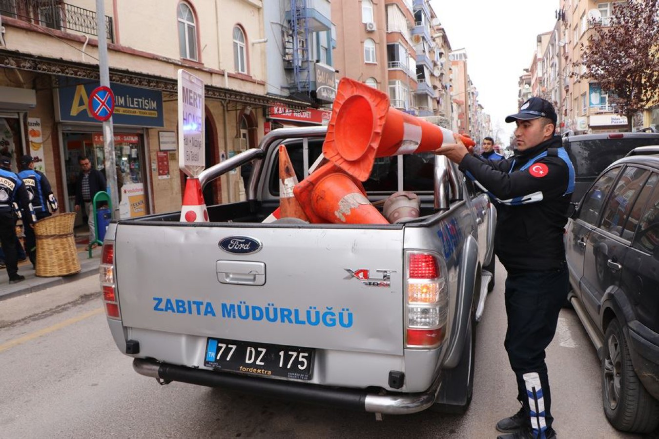 ZABITA KALDIRIM İŞGALLERİNE KARŞI MÜCADELESİNİ SÜRDÜRÜYOR