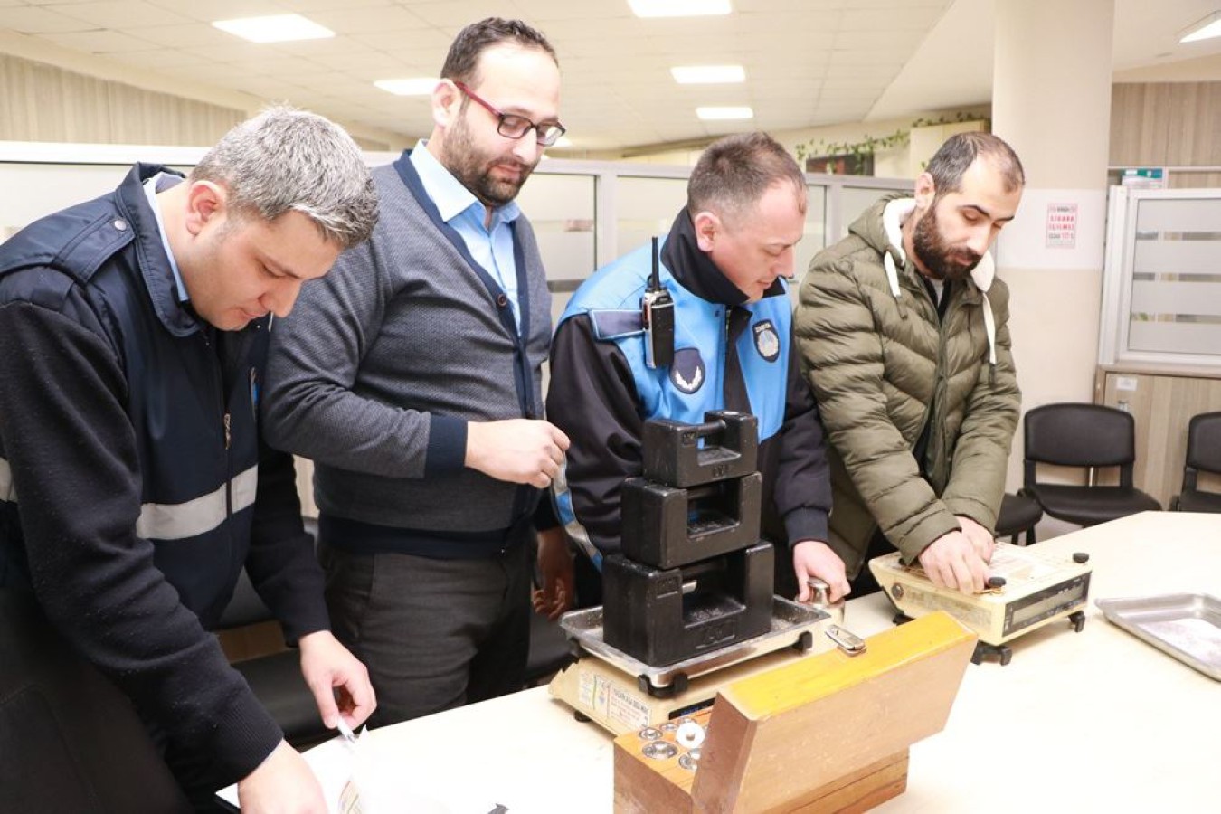 ZABITA MÜDÜRLÜĞÜ PAZARCI ESNAFINI UYARDI