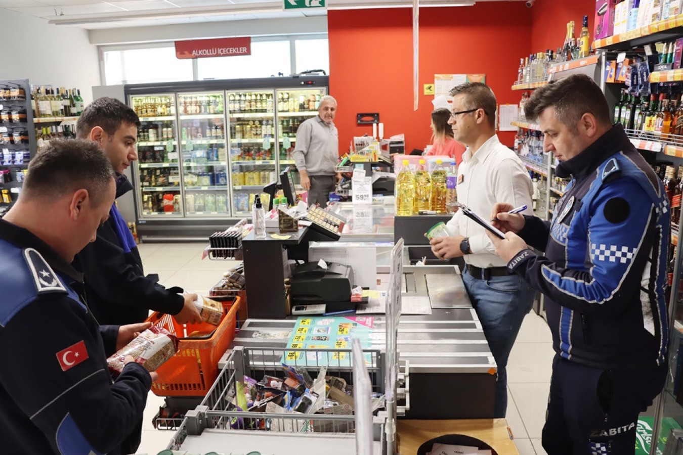 ZABITA’DAN MARKETLERE ŞOK BASKIN