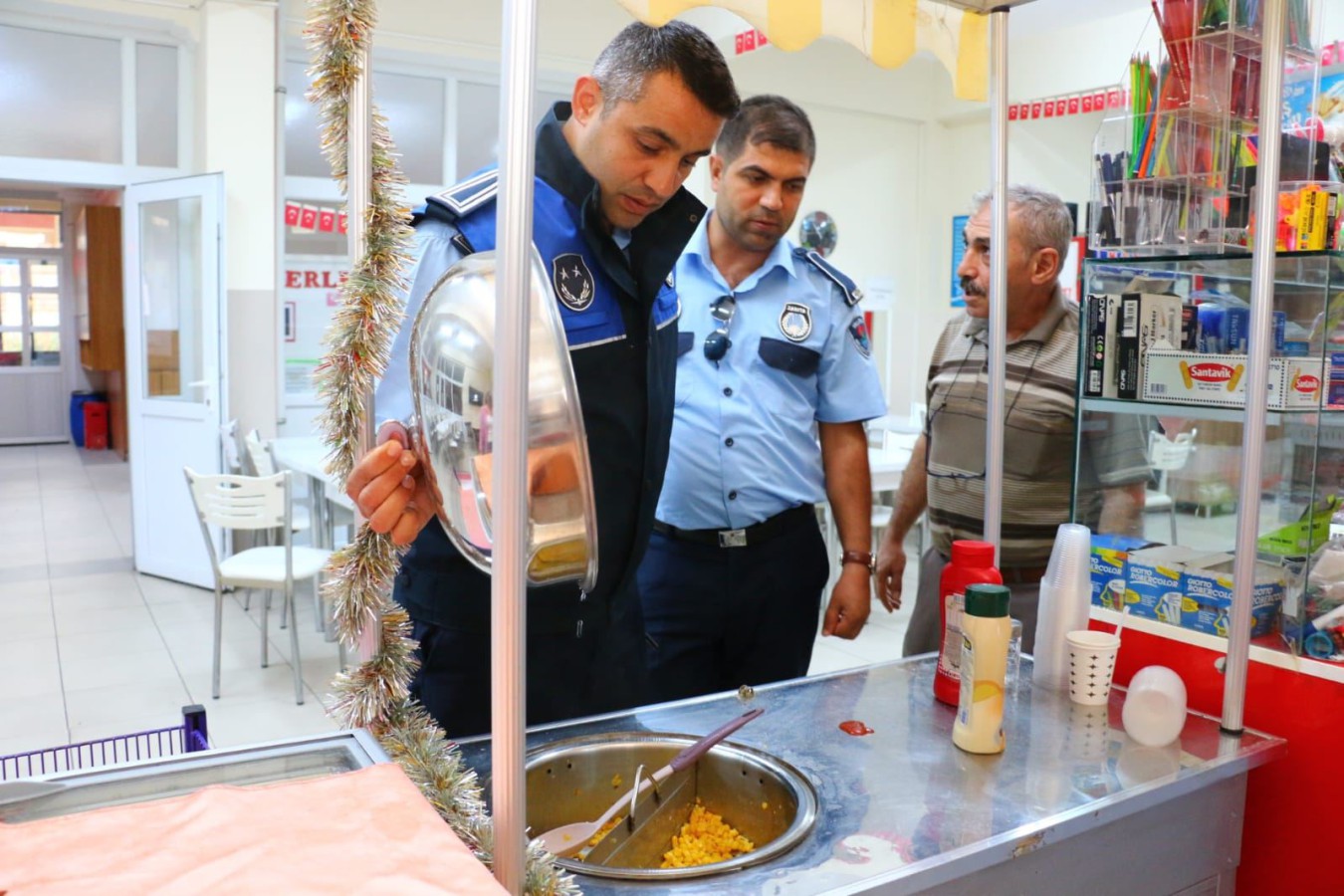 ZABITADAN OKUL KANTİNLERİNE DENETİM